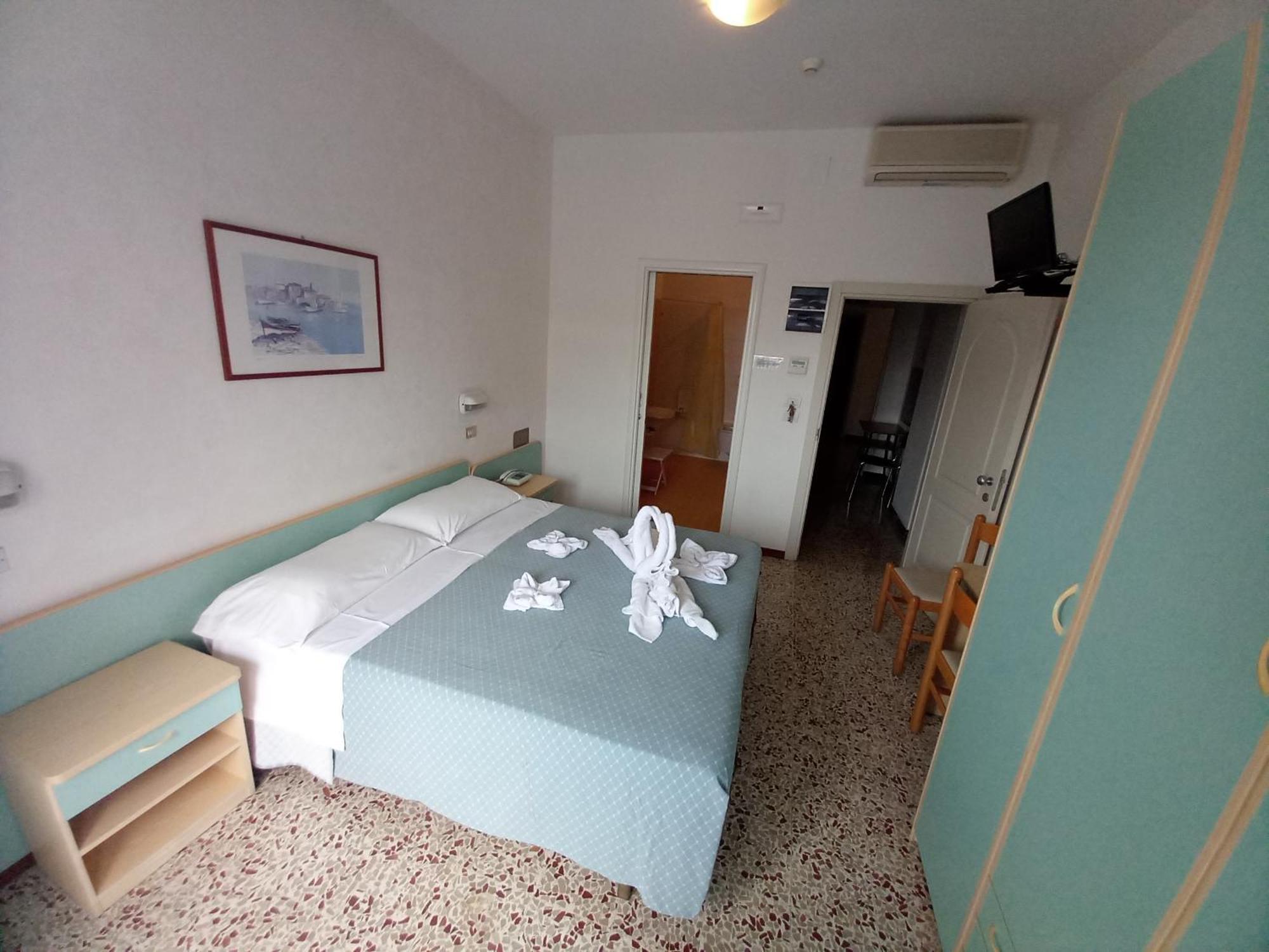 Hotel Europa Gabicce Mare Buitenkant foto
